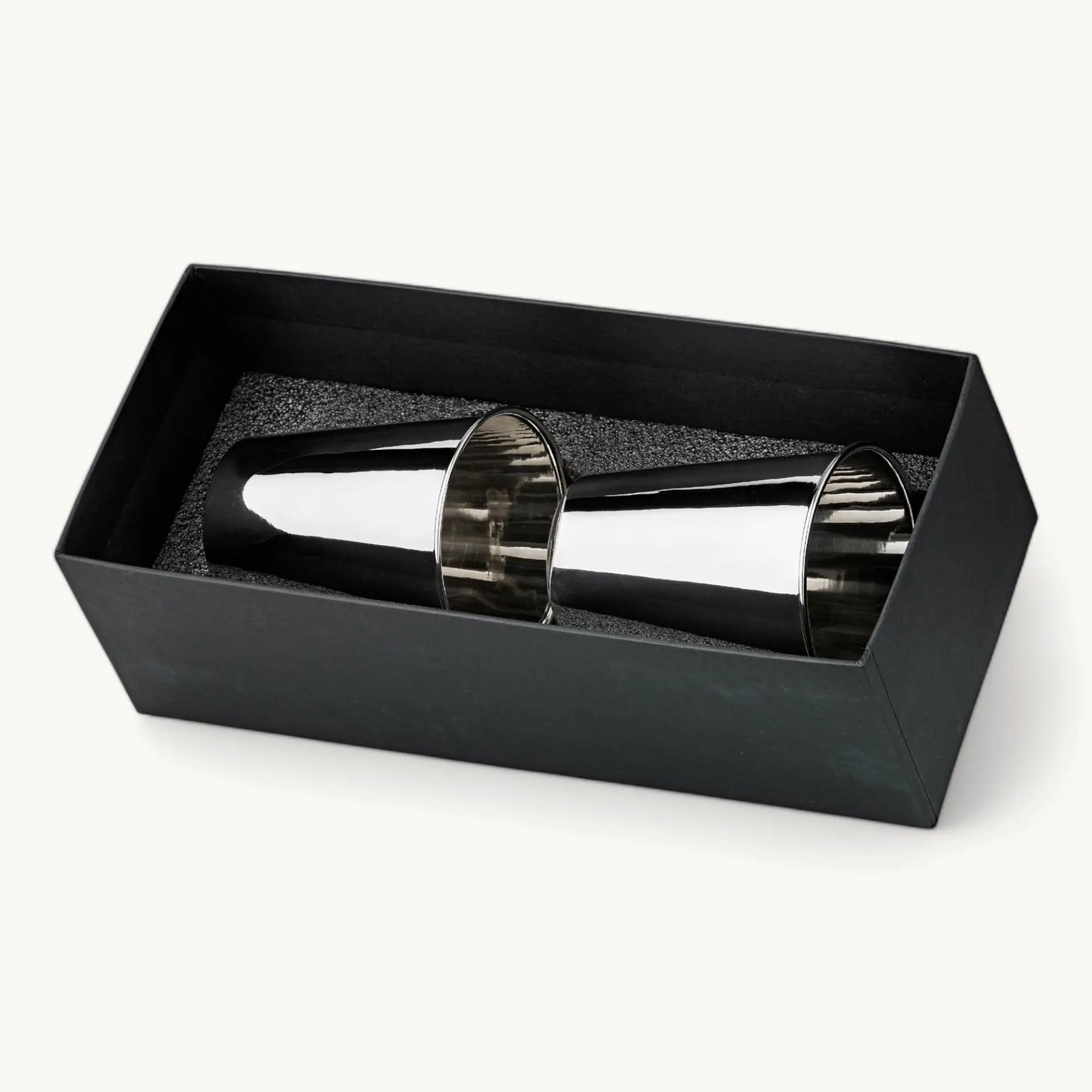 Conjunto 2 Copos MIDO 10 cm prata e preto – imagem 3