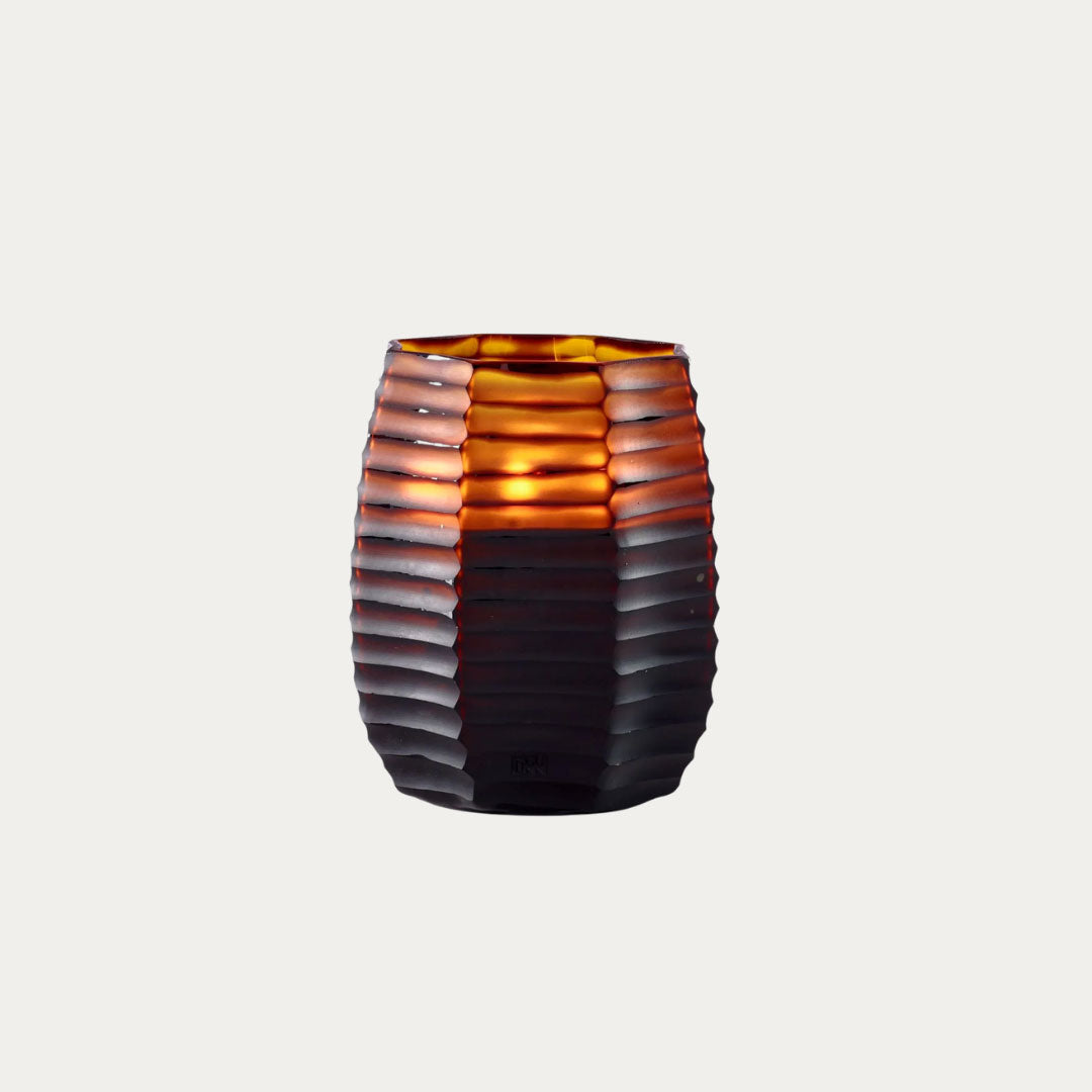 Vela perfumada CUBO ÂMBAR Sage em recipiente cúbico âmbar