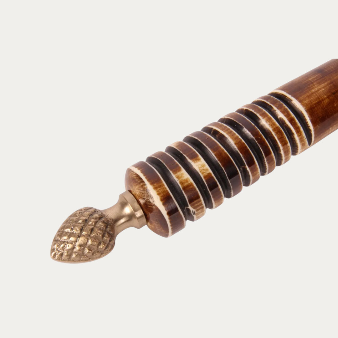 Lupa Decorativa com Cabo em Chifre Dourado