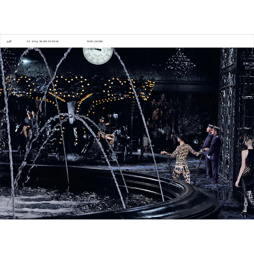 Livro Decorativo Louis Vuitton Catwalk